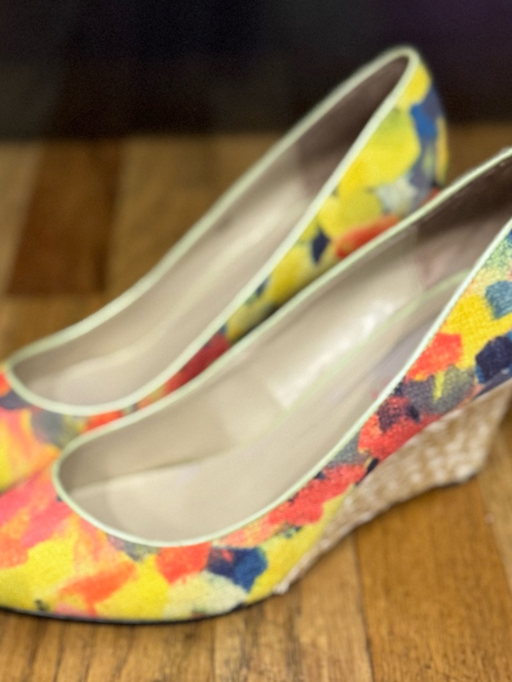 Size 10- Ellen Tracy Yellow Multicolor Floral Wedge Pumps